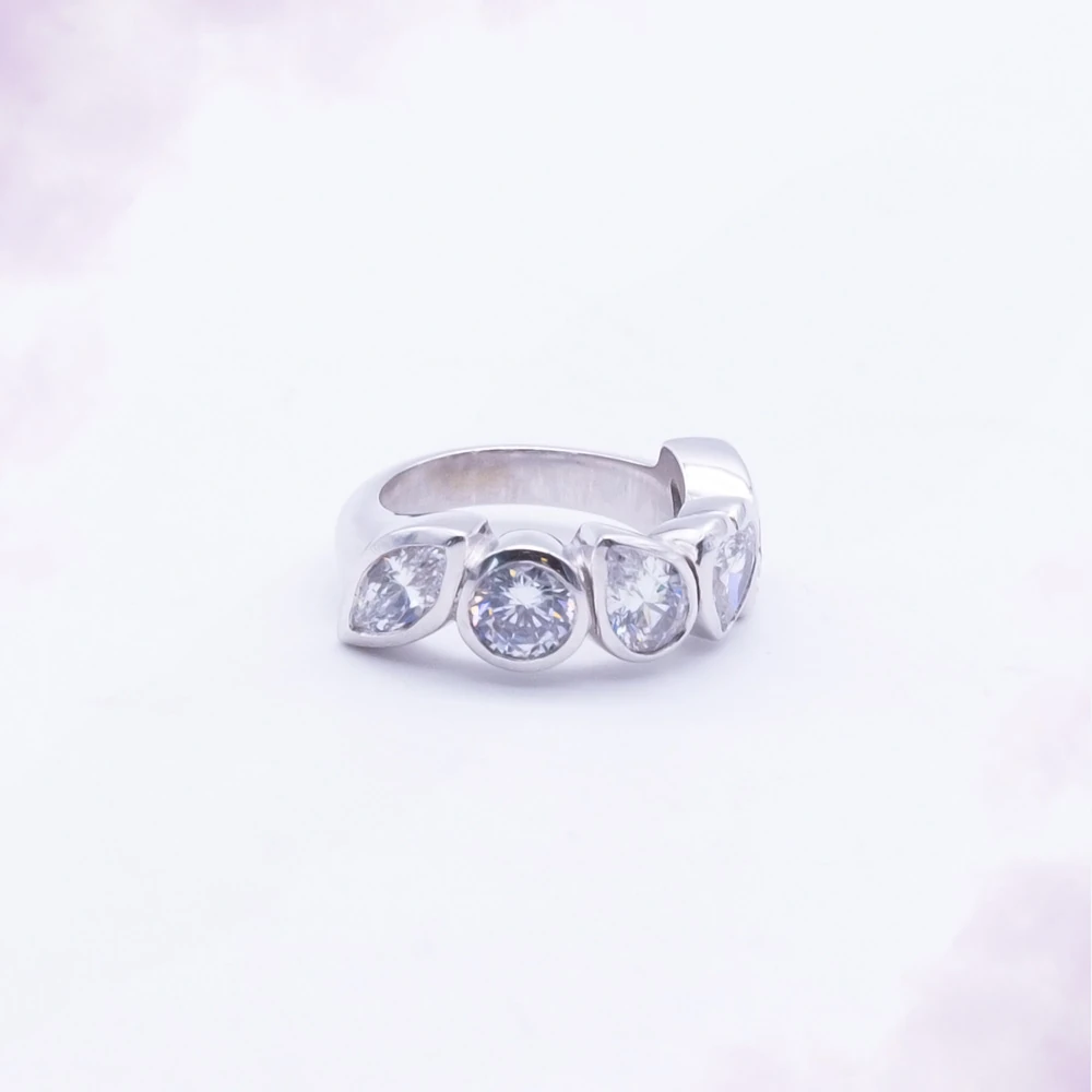 Constellation, bague métal blanc, pièce unique MILLE 618 N° 021 — photo d'atelier d'origine