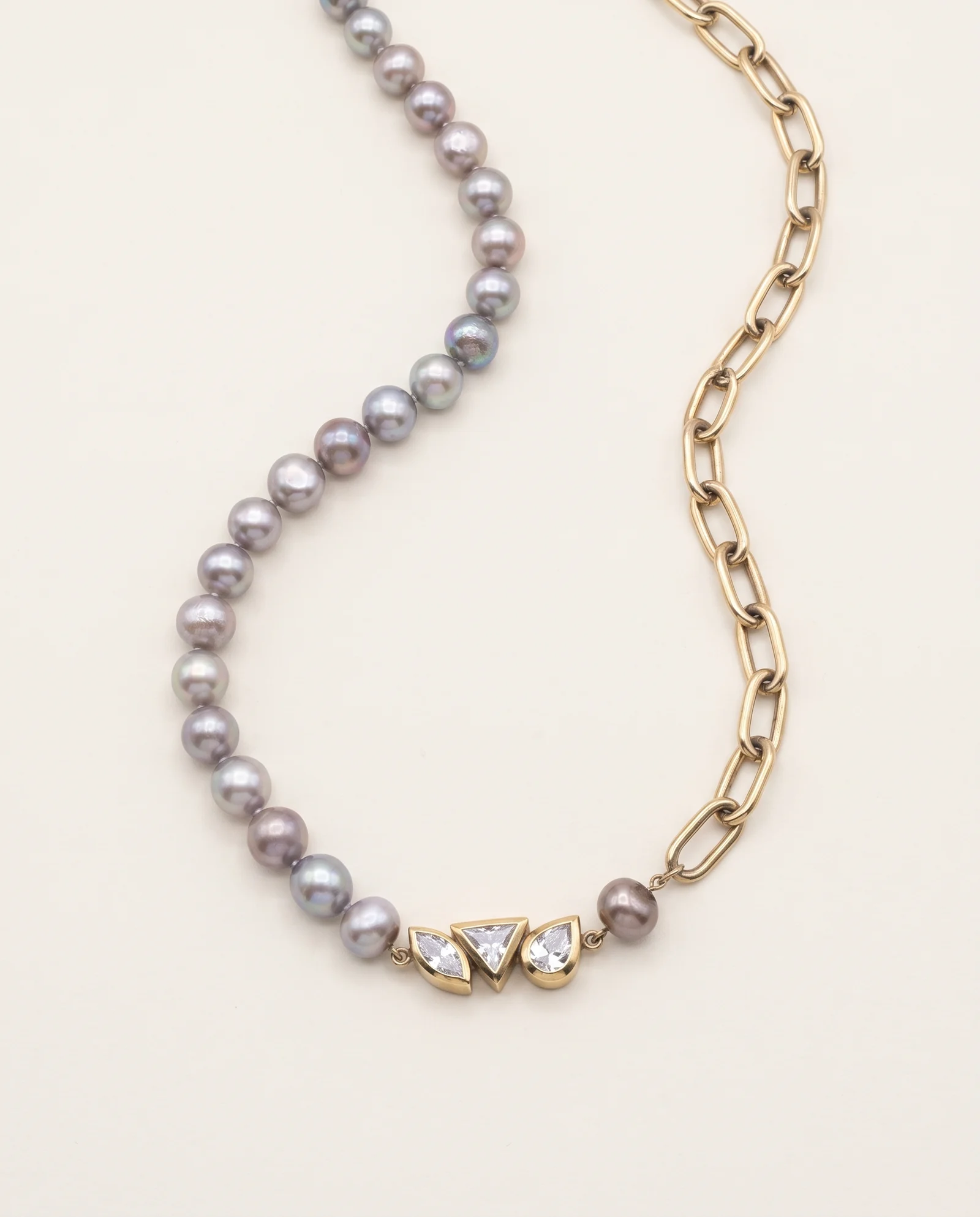 Le Fil, collier or jaune, maillons trombone, pièce unique MILLE 618 N° 023